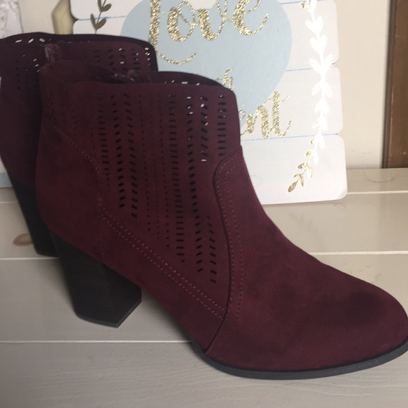 NWT Metaphor Burgundy Booties - Picture 4 of 6